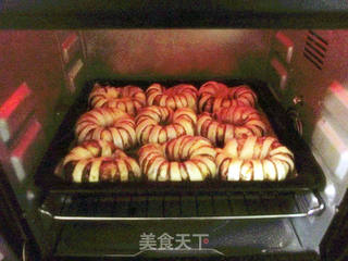 豆沙花环面包的做法步骤:12