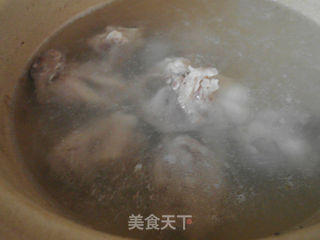 大骨汤的做法步骤:2