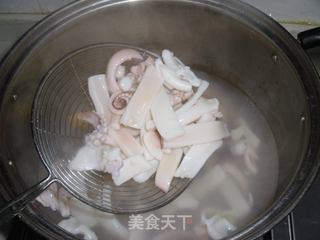 鱿鱼炒年糕的做法步骤：2