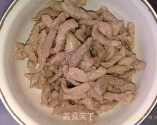 韭黄炒肉丝的做法步骤:4