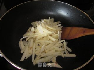 土豆丝炒肉丁的做法步骤:3