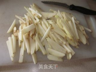土豆丝炒肉丁的做法步骤:2