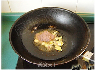 青椒红肠虾酱炒豆腐的做法步骤:5
