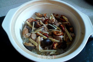 鹧鸪煲仔饭的做法步骤:4
