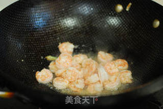 【虾仁菠萝饭】附快速便捷取菠萝肉方法的做法步骤:5