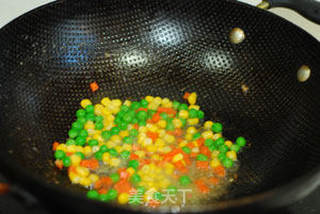 【虾仁菠萝饭】附快速便捷取菠萝肉方法的做法步骤:6