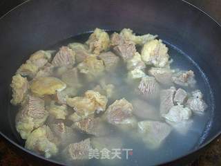 胡萝卜炖牛腩的做法步骤:3