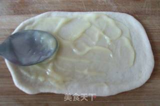 香肠肉松卷的做法步骤:7