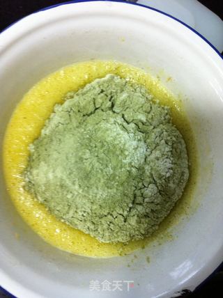 蜜豆抹茶奶油卷的做法步骤:2