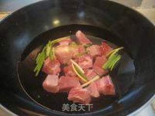 土豆炖牛肉的做法步骤:2