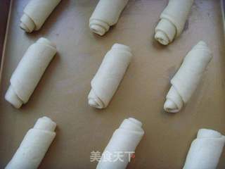 口感松软,奶香浓郁---黄油面包卷的做法步骤:9