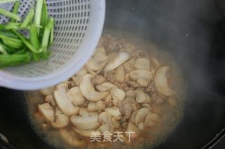 口蘑炒肉片的做法步骤:8