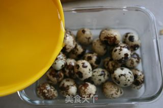 快速剥鹌鹑蛋的做法步骤:4