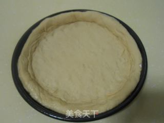 披萨系类之——黑椒蟹棒披萨的做法步骤:5
