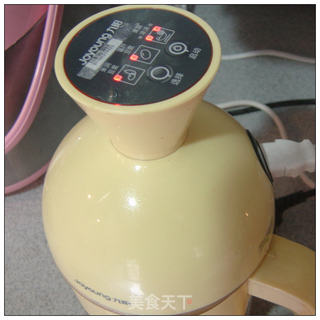 熊熊故事之熊熊也爱吃布丁----三色豆浆布丁的做法步骤：2