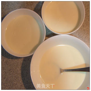 熊熊故事之熊熊也爱吃布丁----三色豆浆布丁的做法步骤：7