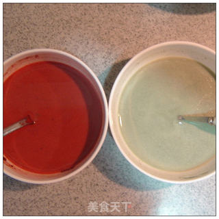 熊熊故事之熊熊也爱吃布丁----三色豆浆布丁的做法步骤：8