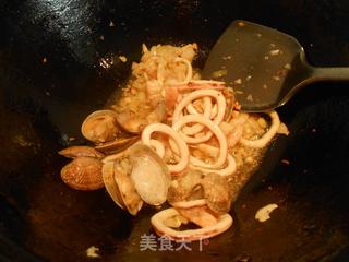 意大利面系列之——海鲜清酱意大利面的做法步骤:7