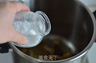 好吃易做的美容菜---肉皮小炒的做法步骤：11