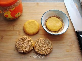 南瓜芝麻饼的做法步骤:7