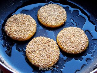 南瓜芝麻饼的做法步骤:8