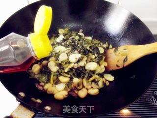 蚕豆肉末炒雪菜的做法步骤:10