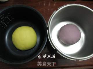 双色开花馒头的做法步骤:3