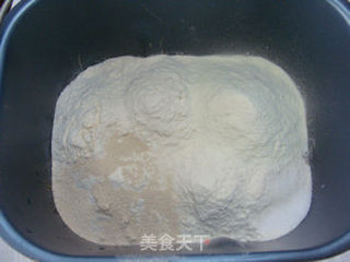霸王肠仔排包的做法步骤:2
