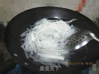 爆双丝的做法步骤:4