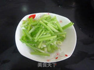 香芹双耳的做法步骤:2