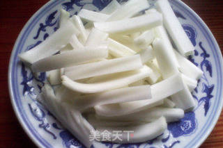 简单小菜——小炒香干白菜茎的做法步骤:3