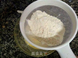 蓝莓戚风卷的做法步骤:6