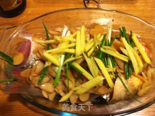 糖蒜蒸鲻鱼的做法步骤:6