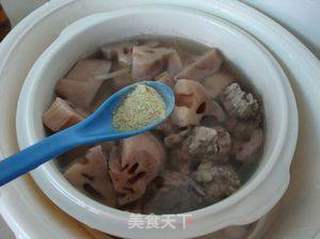 家常炖菜——排骨炖莲藕的做法步骤:8