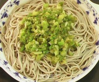 蚝油青椒苦荞麦面条的做法步骤:9