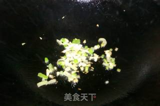 简单美味的蒜薹炒肉的做法步骤:4