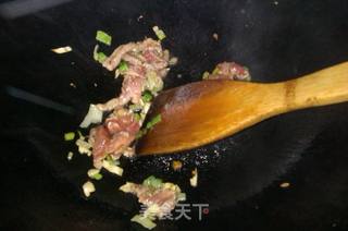 简单美味的蒜薹炒肉的做法步骤:5