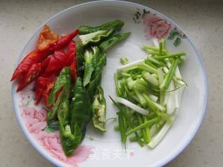 杭椒炒臭千张的做法步骤:3