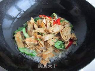 杭椒炒臭千张的做法步骤:8