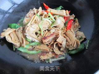 杭椒炒臭千张的做法步骤:9