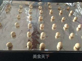 彩糖粘花小饼干——自制80后怀旧零食的做法步骤：6