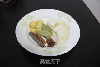 美容佳品：满是胶原蛋白的肉皮冻的做法步骤：7