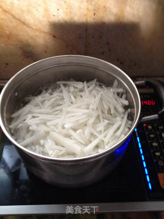 萝卜汆羊肉的做法步骤:3