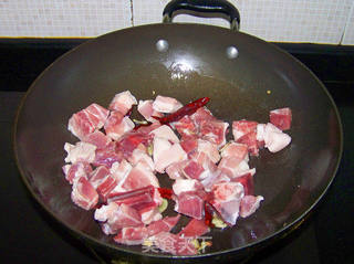 【黄花木耳烧肉】的做法步骤:6