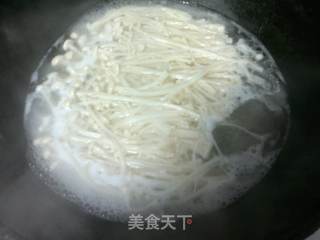 酱香金针肥牛的做法步骤:2