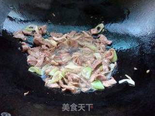 废物也美味——肉片西兰花菜梗的做法步骤：5