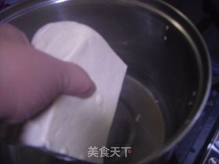 鱼丸菌类海鲜汤的做法步骤：1