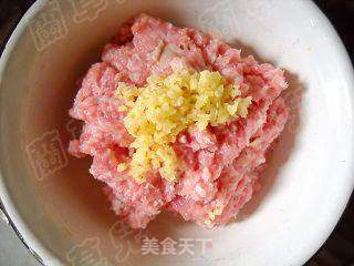 辣白菜紫虾馄饨的做法步骤:2