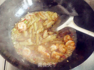 鱼香虾球茄子煲的做法步骤:15
