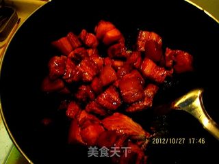 板栗红烧肉的做法步骤:7